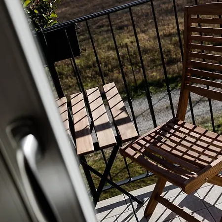 אורחן La Cross - Adults Only *