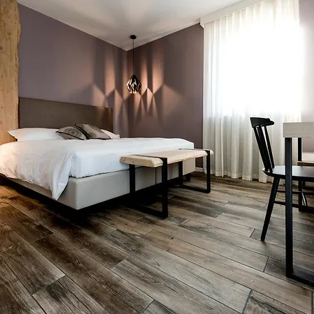 La Cross - Adults Only * Garda